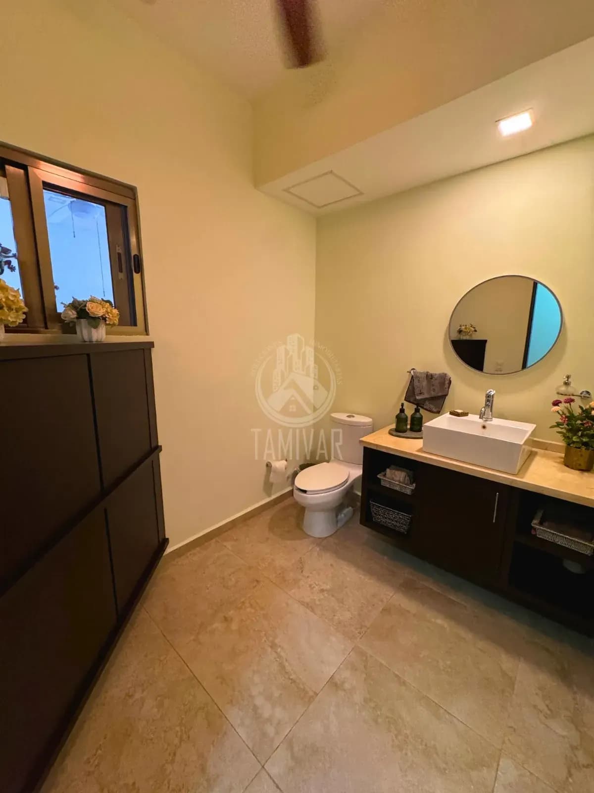 MEDIO BAÑO